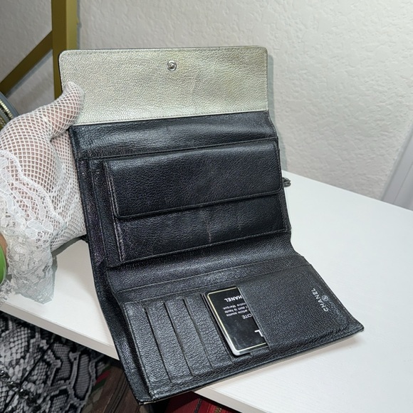 Authentic š„ CHANEL š„CC Logo Matelasse metallic Leather Long Trifold Wallet/ COA - Picture 10 of 17